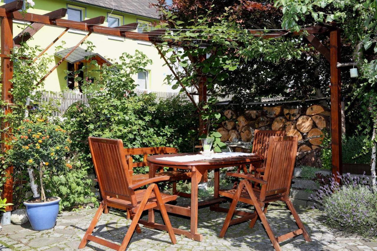 Ferienwohnung "Am Eisenbuehl" Berg エクステリア 写真